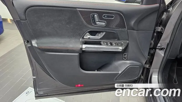 Mercedes-Benz GLB-Class — Фото автомобиля 19