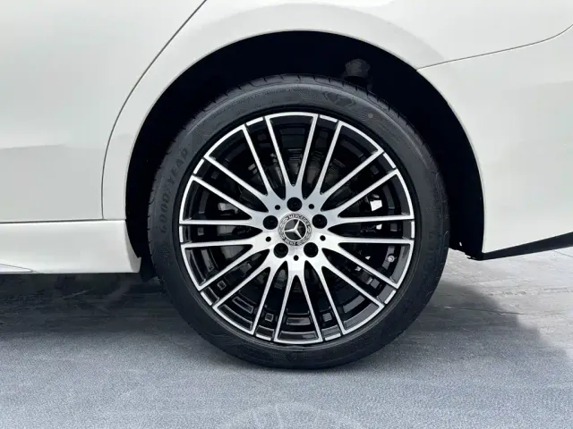 Mercedes-Benz C-Class — Фото автомобиля 24