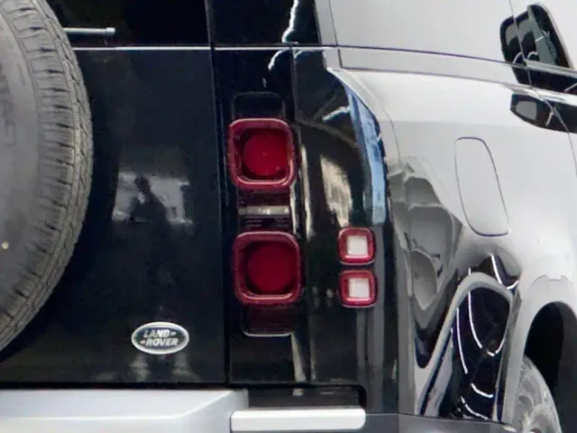 Land Rover Defender — Фото автомобиля 6