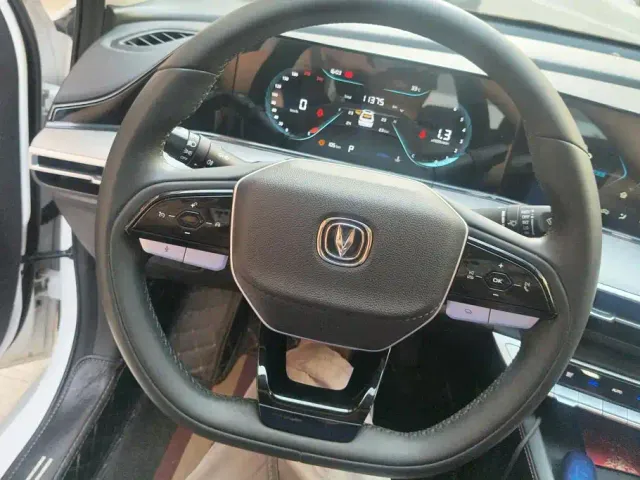 Changan Eado — Фото автомобиля 15