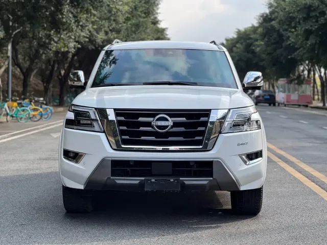 Nissan Patrol — Фото автомобиля 2