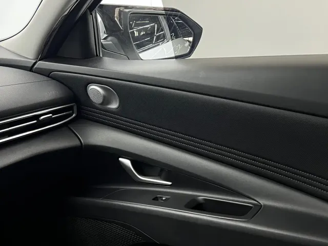 Hyundai Elantra — Фото автомобиля 9