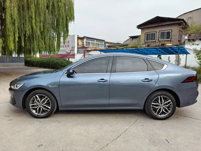 BYD Qin PLUS — Фото автомобиля 5