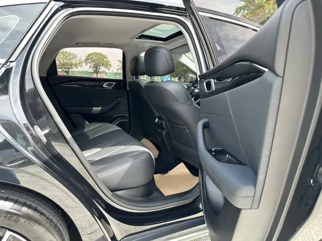 Geely Emgrand — Фото автомобиля 22