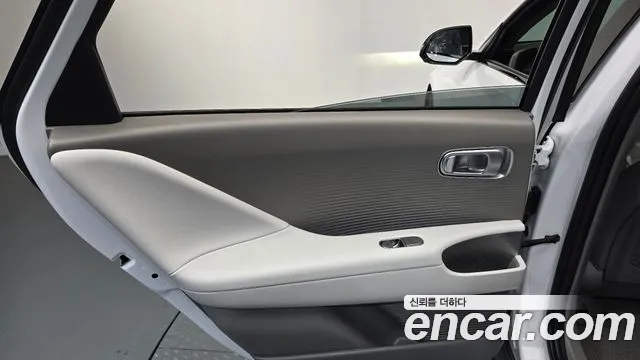 Hyundai Ioniq 6 — Фото автомобиля 14