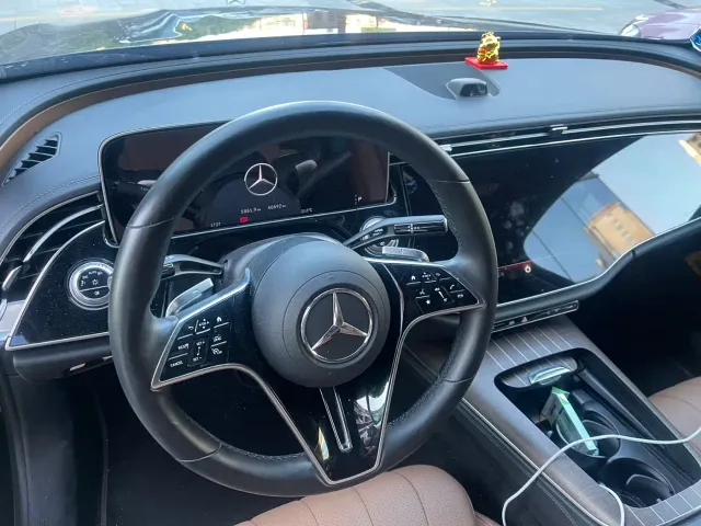 Mercedes-Benz E-Class — Фото автомобиля 7
