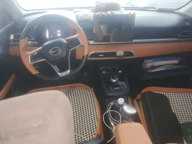 BYD e2 — Фото автомобиля 5