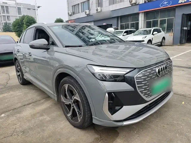 Audi Q4 e-tron — Фото автомобиля 3