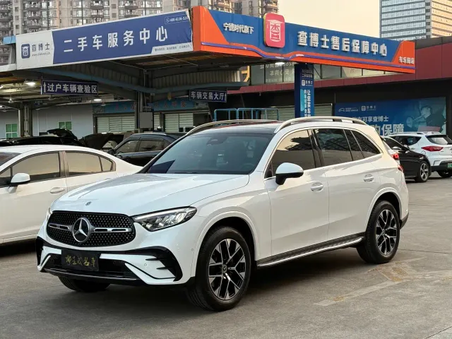 Фотография автомобиля — Mercedes-Benz GLC-Class