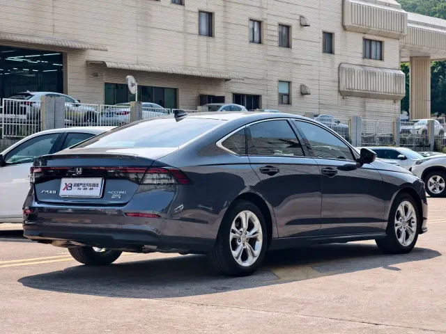 Honda Accord — Фото автомобиля 4