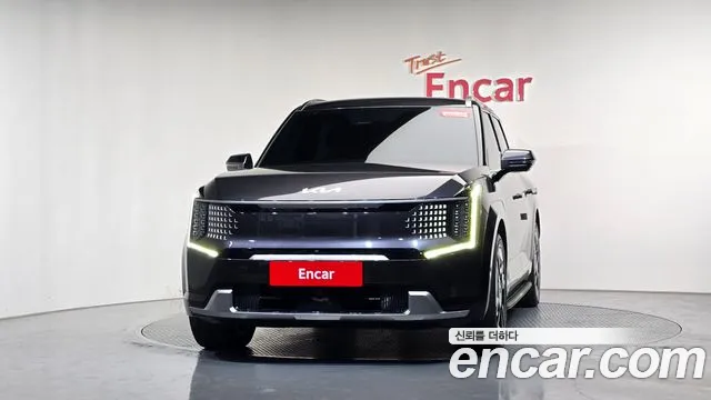 Kia EV9 — Фото автомобиля 3