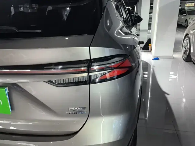 Roewe RX5 — Фото автомобиля 7