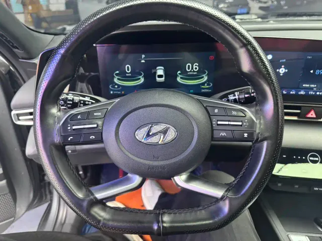 Hyundai Elantra — Фото автомобиля 9