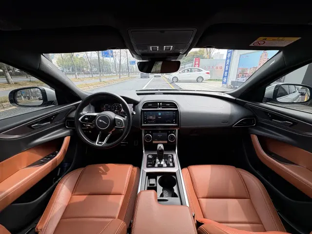 Jaguar XEL — Фото автомобиля 7