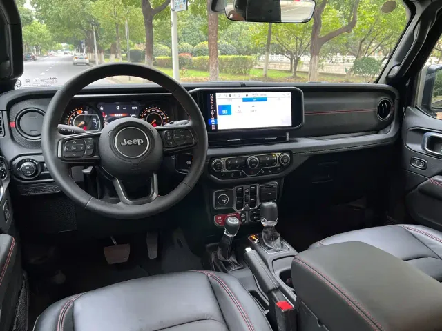 Jeep Wrangler — Фото автомобиля 13