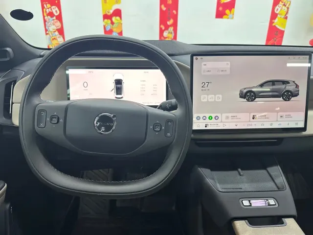 Volvo XC70 Plug-in Hybrid — Фото автомобиля 11