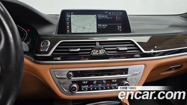 BMW 7 Series G11 — Фото автомобиля 13