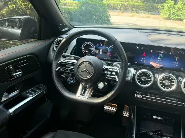 Mercedes-Benz GLB AMG — Фото автомобиля 4