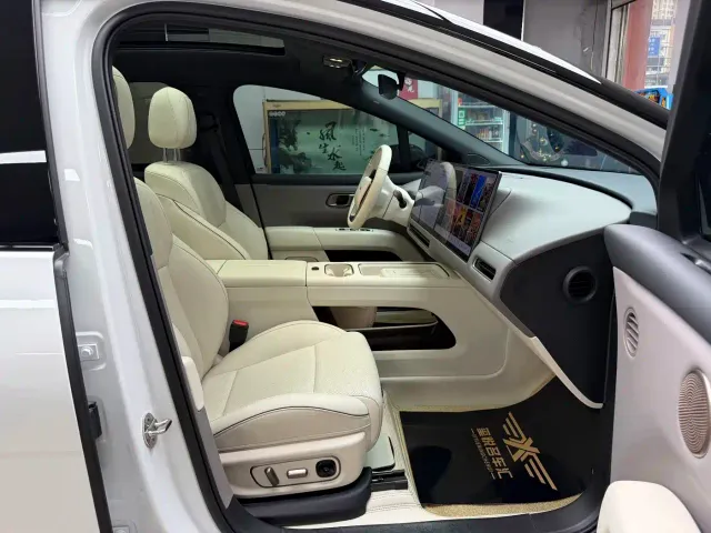 Li Auto i6 — Фото автомобиля 12