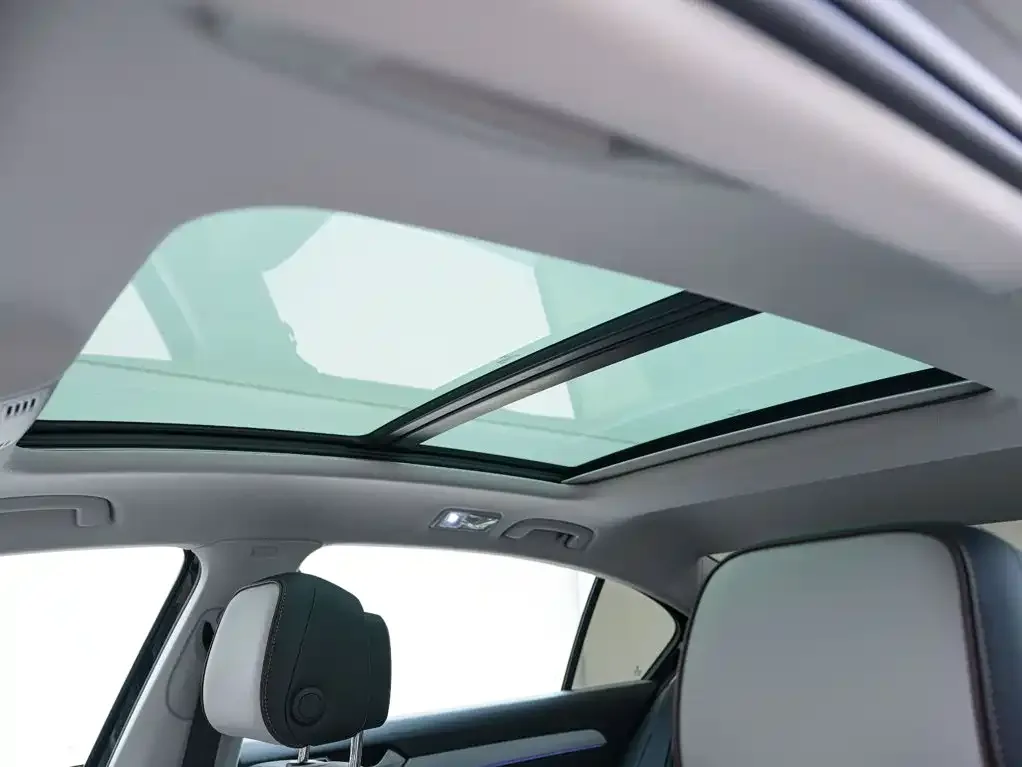 Volkswagen Magotan 2023 Model 2 Million Commemorative Edition 330TSI DSG Luxury — Фото автомобиля 17