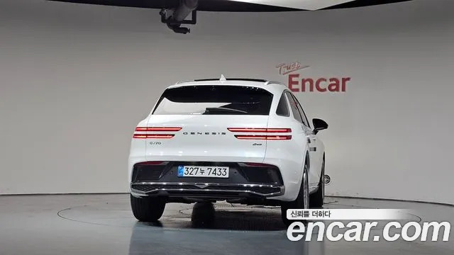 Genesis GV70 2.5T Бензин AWD — Фото автомобиля 4