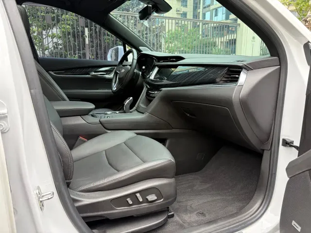 Cadillac XT6 — Фото автомобиля 14