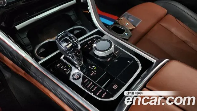 BMW 8 Series G15 — Фото автомобиля 9