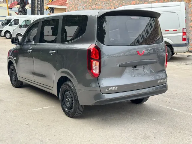 Wuling Hongguang — Фото автомобиля 8