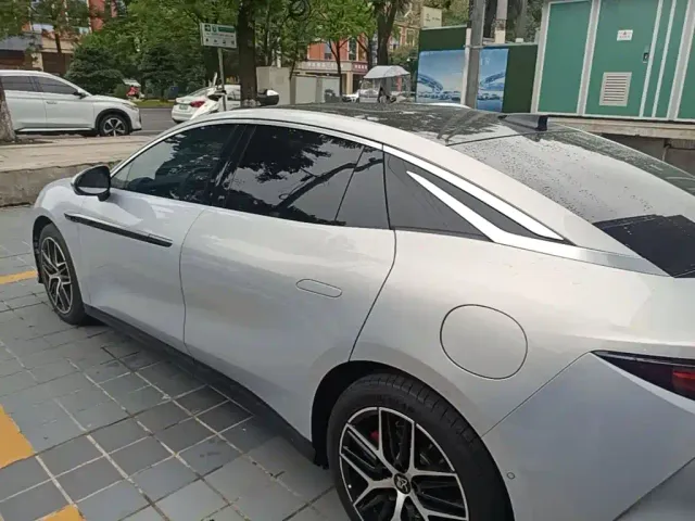 BYD Han L — Фото автомобиля 4