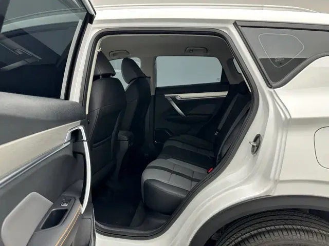 Geely Binyue — Фото автомобиля 18