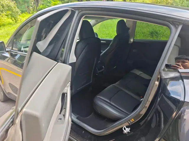 Tesla Model Y — Фото автомобиля 9