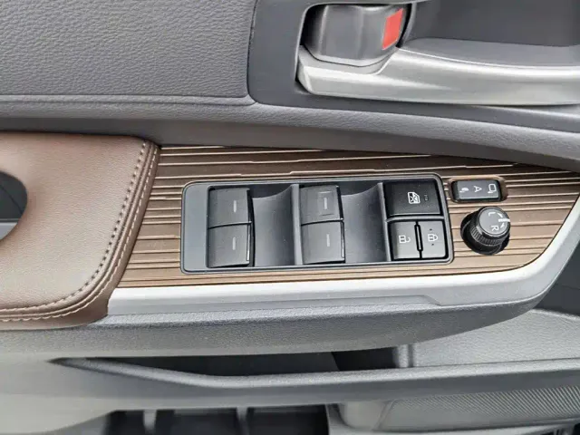 Toyota Granvia — Фото автомобиля 9