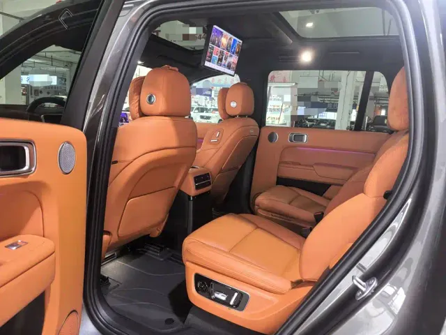 Li Auto L9 — Фото автомобиля 6