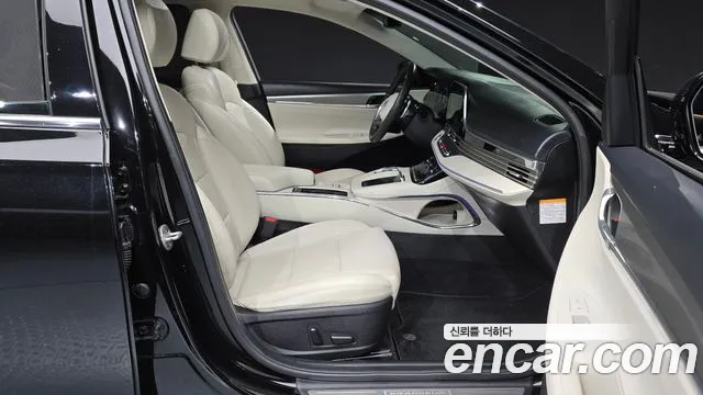 Hyundai Grandeur (New) Hybrid — Фото автомобиля 11