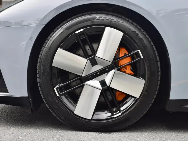 Xpeng P7 — Фото автомобиля 7