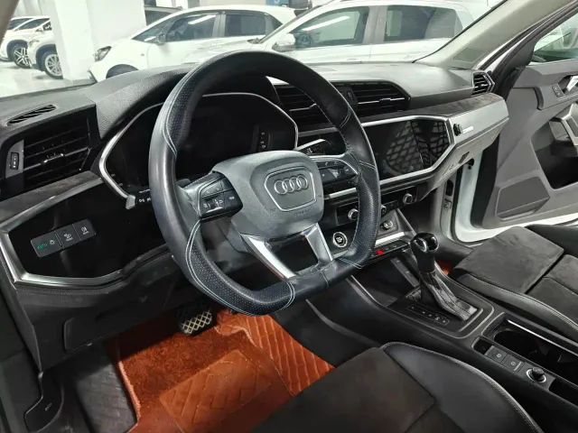 Audi Q3 — Фото автомобиля 9
