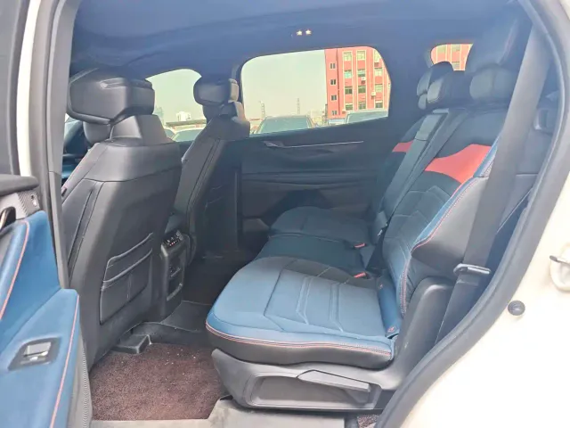 Ford Edge — Фото автомобиля 16