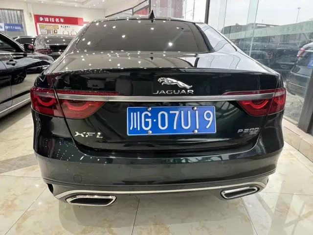 Jaguar XFL — Фото автомобиля 8