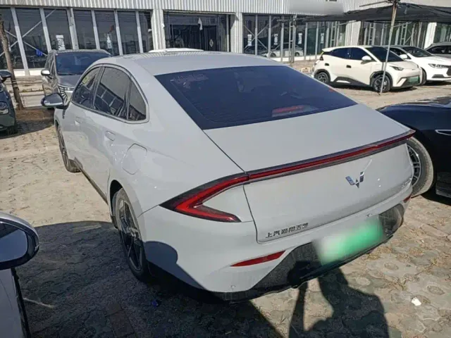 Wuling Starlight — Фото автомобиля 4