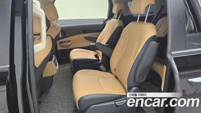 Kia Carnival Generation 4 — Фото автомобиля 12