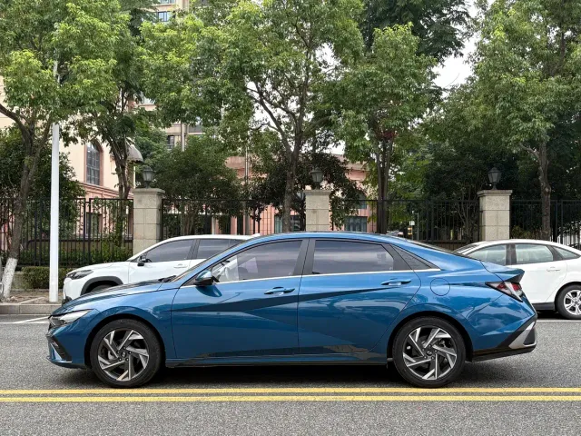 Hyundai Elantra — Фото автомобиля 17