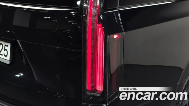Cadillac Escalade 5th Gen — Фото автомобиля 8