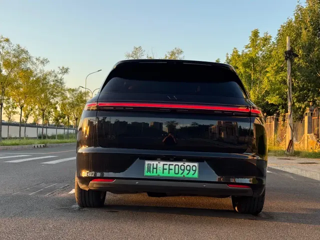 Li Auto L7 — Фото автомобиля 22