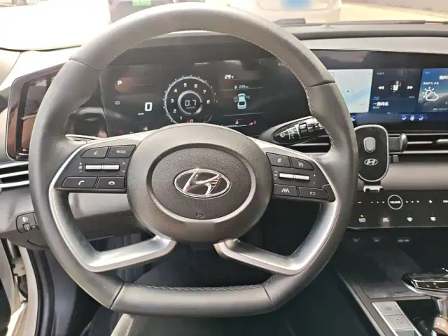 Hyundai Elantra — Фото автомобиля 2