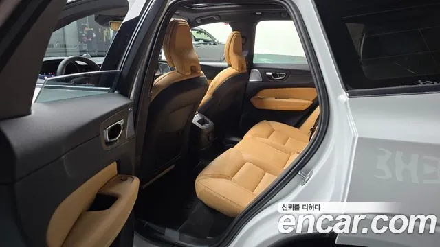 Вольво XC60 — Фото автомобиля 11