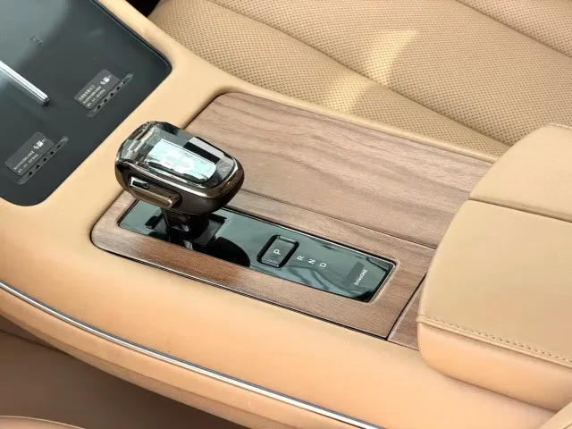Aito M7 — Фото автомобиля 5