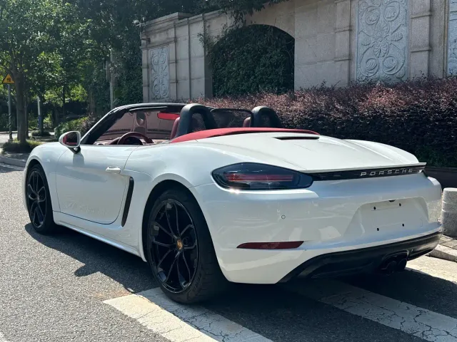 Porsche 718 — Фото автомобиля 12
