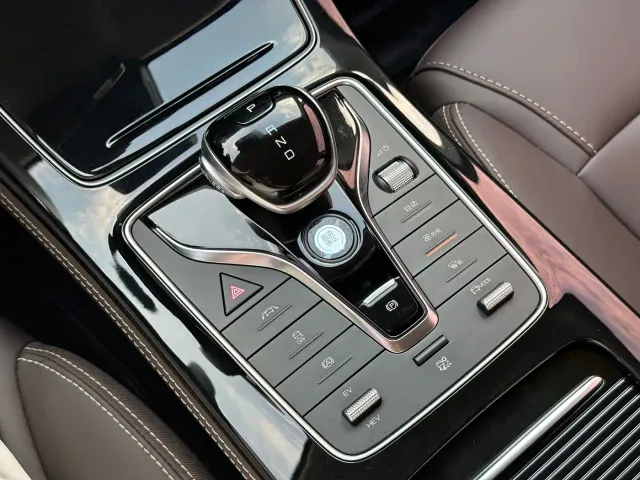 BYD Song MAX — Фото автомобиля 14
