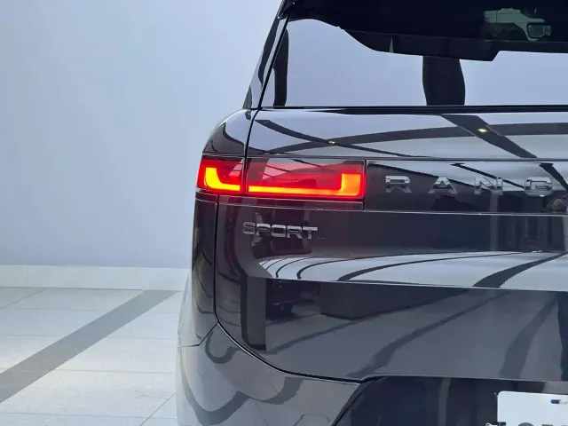 Land Rover Range Rover Sport — Фото автомобиля 5