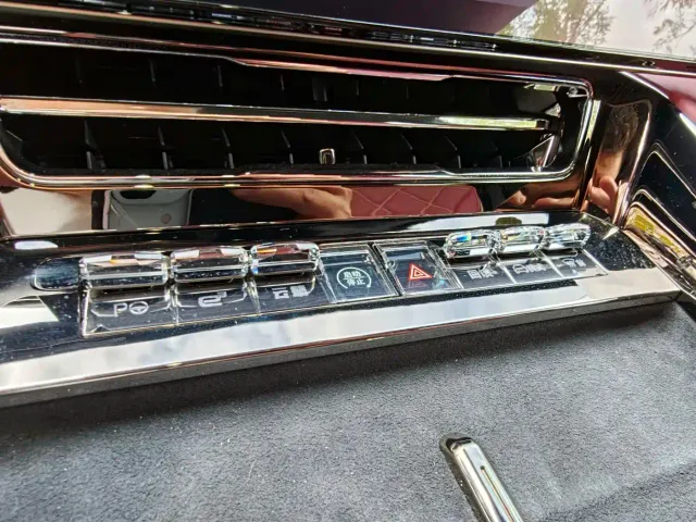 Denza Z9GT — Фото автомобиля 8